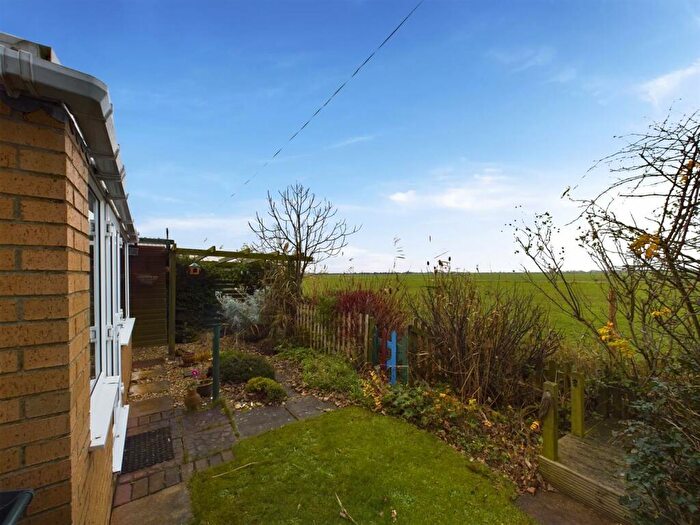 2 Bedroom Detached House For Sale In The Court, Anderby Creek, Skegness, PE24