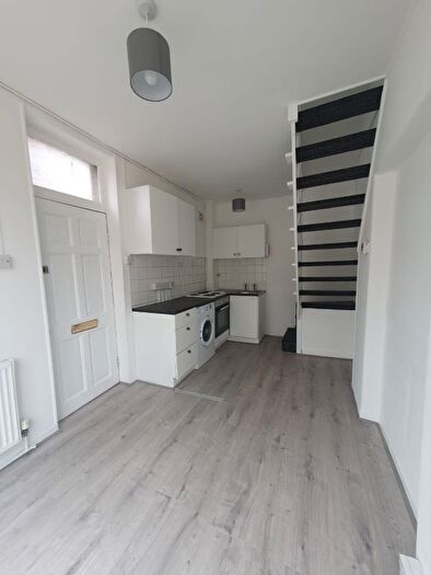 1 Bedroom Flat To Rent In Oldhill Street, London, N16