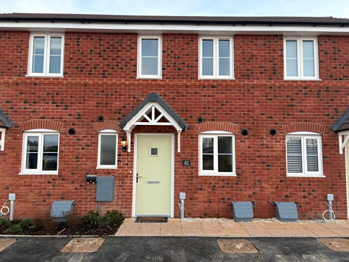 2 Bedroom Town House To Rent In Azure Close, Ashlawn Gardens, Rugby, CV22