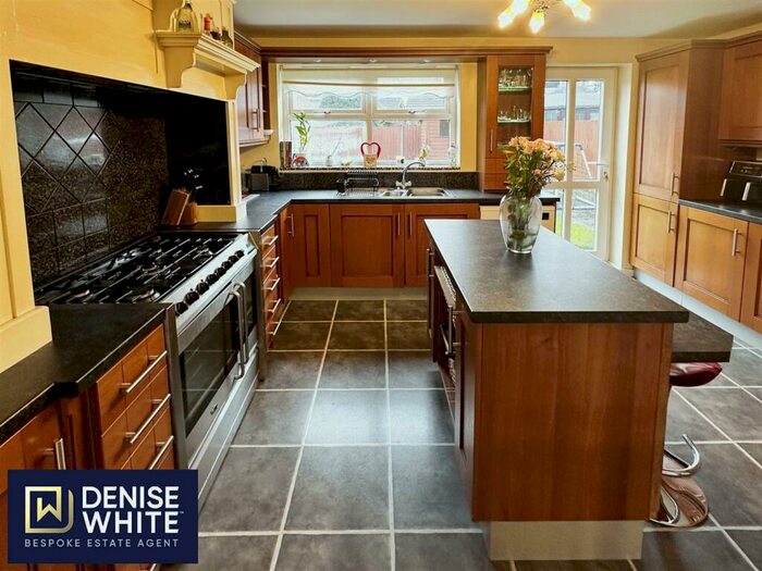 4 Bedroom Detached House For Sale In Millbrook Way, Cheadle, Staffordshire, ST10