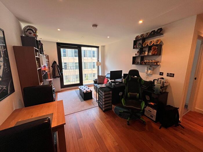 1 Bedroom Flat For Sale In Apartment City Lofts St. Pauls, Sheffield, South Yorkshire, S1