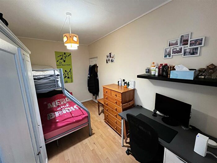 2 Bedroom Apartment To Rent In Orange Hill Road, Edgware, HA8