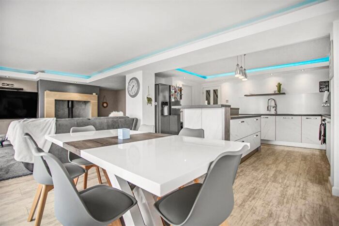 4 Bedroom Detached House For Sale In Town Hill Bank, Padiham, Burnley, BB12