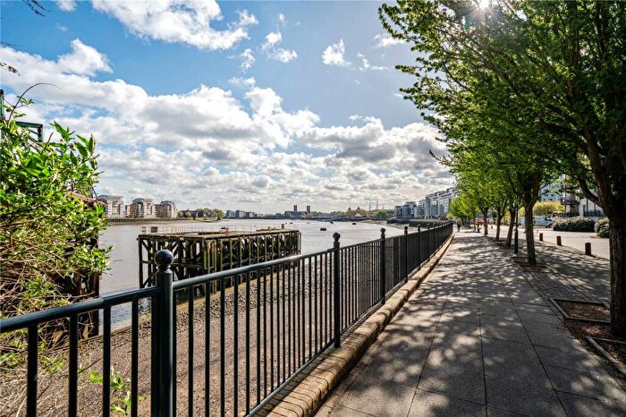 2 Bedroom Apartment For Sale In Thistley Court, Glaisher Street, Deptford, London, SE8