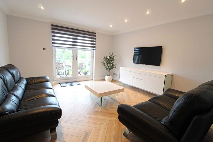 2 Bedroom Flat To Rent In Rubislaw Mansions, Top Floor, AB15