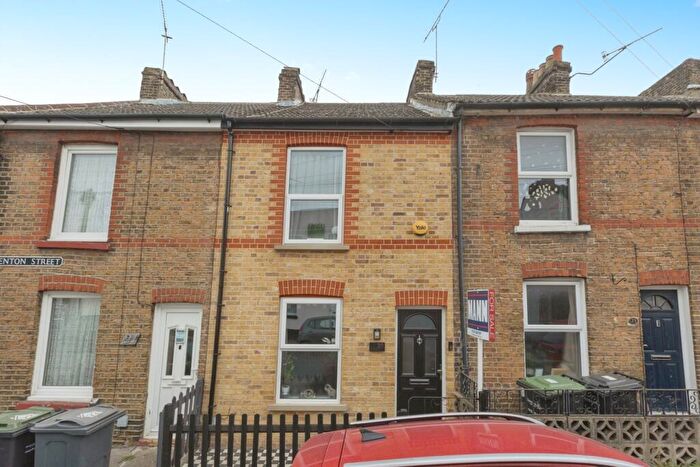 3 Bedroom Terraced House For Sale In Denton Street, Gravesend, Kent, DA12