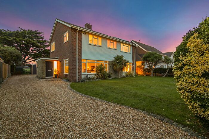 4 Bedroom Detached House For Sale In Coastal Road, East Preston, BN16