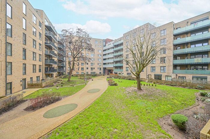 1 Bedroom Flat To Rent In Tewkesbury Road, Ealing, London, W13