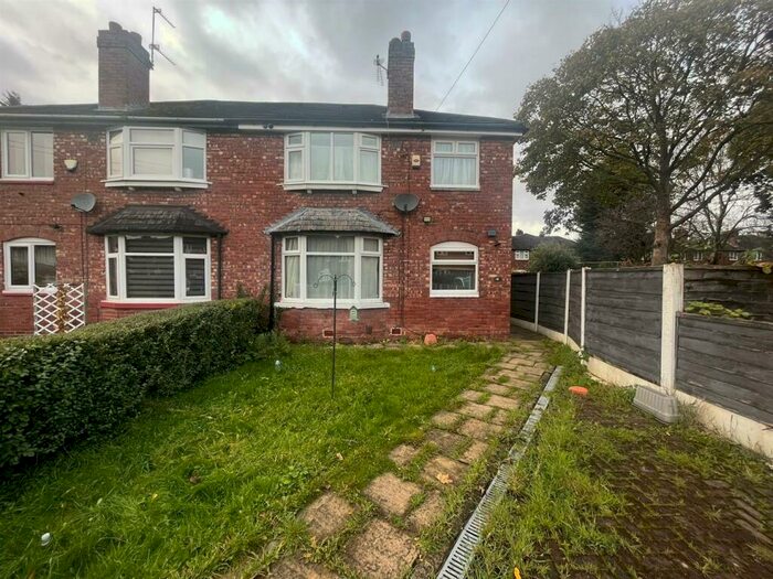 3 Bedroom Semi-Detached House To Rent In Moorby Avenue Manchester, M19