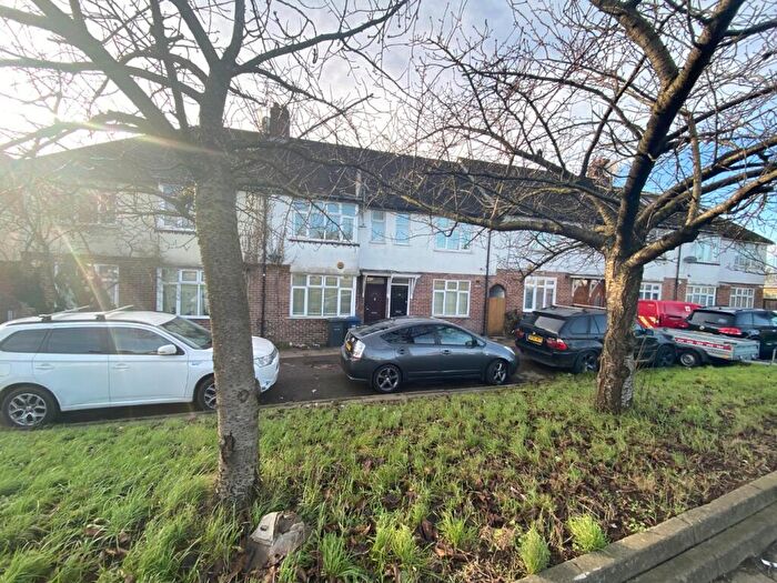 3 Bedroom Maisonette To Rent In Chadbury Court, Watford Way, London, Greater London, NW7