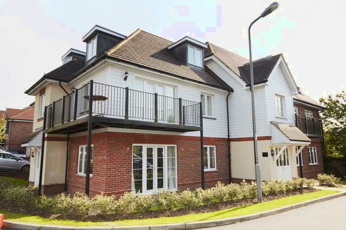 1 Bedroom Apartment To Rent In High Wycombe, Buckinghamshire, HP13