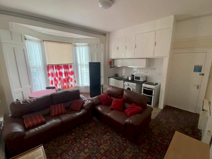 1 Bedroom Flat To Rent In Walter Road, Uplands, Swansea, SA1
