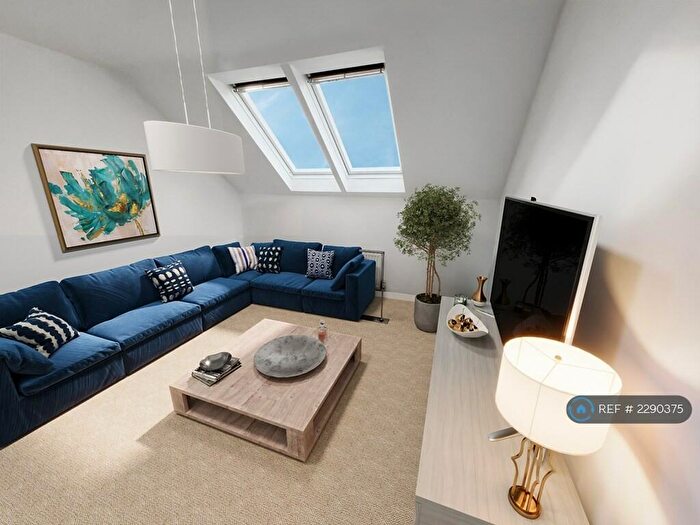 3 Bedroom Flat To Rent In Grantham Road, Bournemouth, BH1