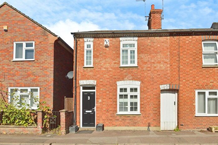 3 Bedroom End Of Terrace House For Sale In Prospect Road, Stony Stratford, Milton Keynes, MK11