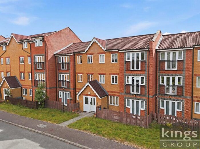 1 Bedroom Flat To Rent In Foundry Gate, Waltham Cross, EN8
