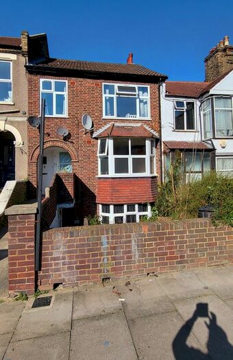 2 Bedroom Flat To Rent In Genesta Road, Shooters Hill, SE18