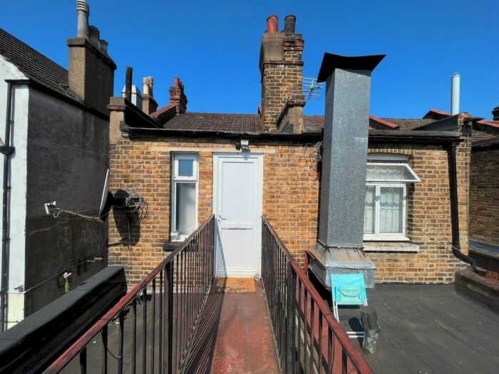 1 Bedroom Flat To Rent In Hertford Road, Enfield, EN3