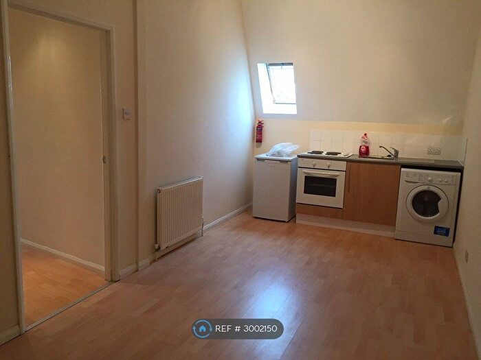 Studio To Rent In Deer Park Road, South Wimbledon, SW19