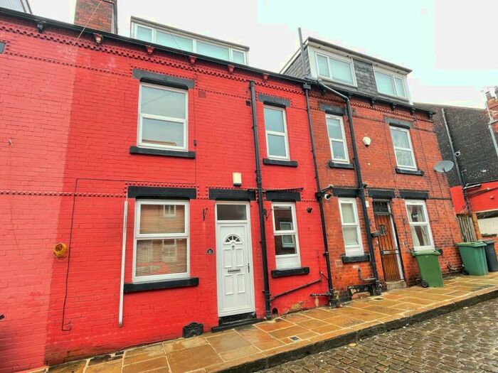 2 Bedroom Terraced House To Rent In Vicarage Place, Kirkstall, Leeds, LS5