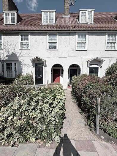 4 Bedroom Detached House To Rent In Lordship Lane, London, N17
