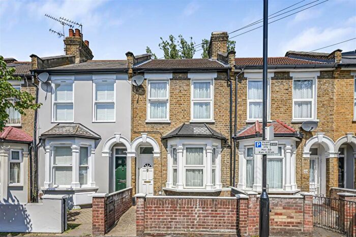 2 Bedroom House For Sale In Farmer Road, Leyton, E10