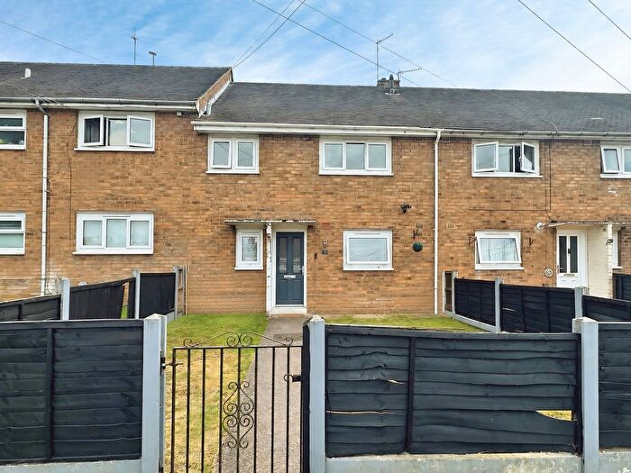 3 Bedroom Terraced House For Sale In Lamb Crescent, Wolverhampton, WV5