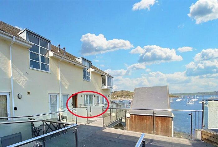 1 Bedroom Flat For Sale In Prince Of Wales Pier, Falmouth, TR11