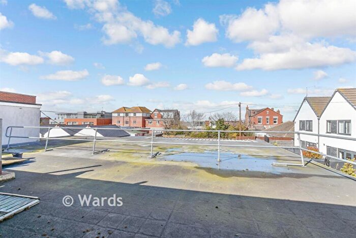 2 Bedroom Maisonette For Sale In Tankerton Road, Whitstable, Kent, CT5