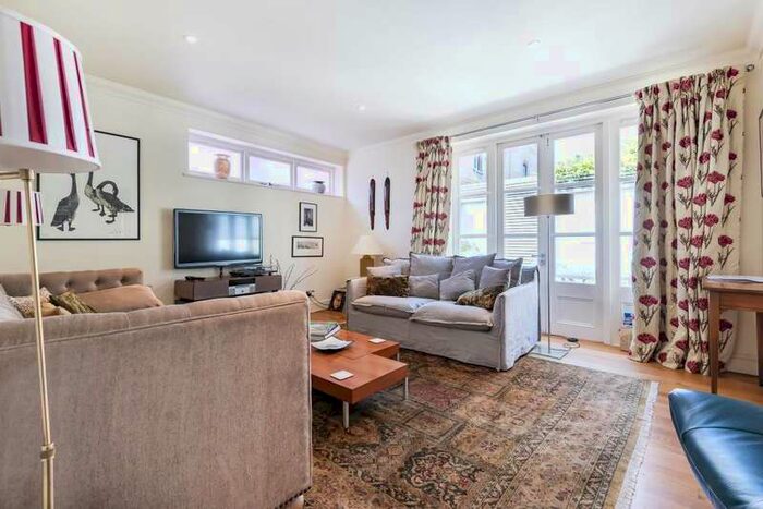 3 Bedroom End Of Terrace House To Rent In Kew Foot Road, Richmond, TW9