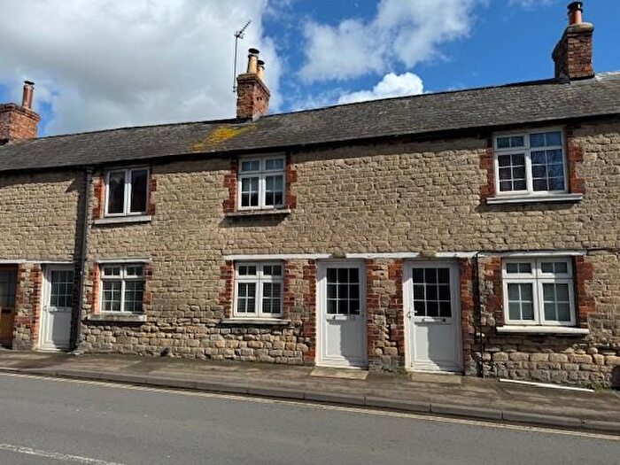 2 Bedroom Cottage For Sale In Thames Street, Lechlade, GL7
