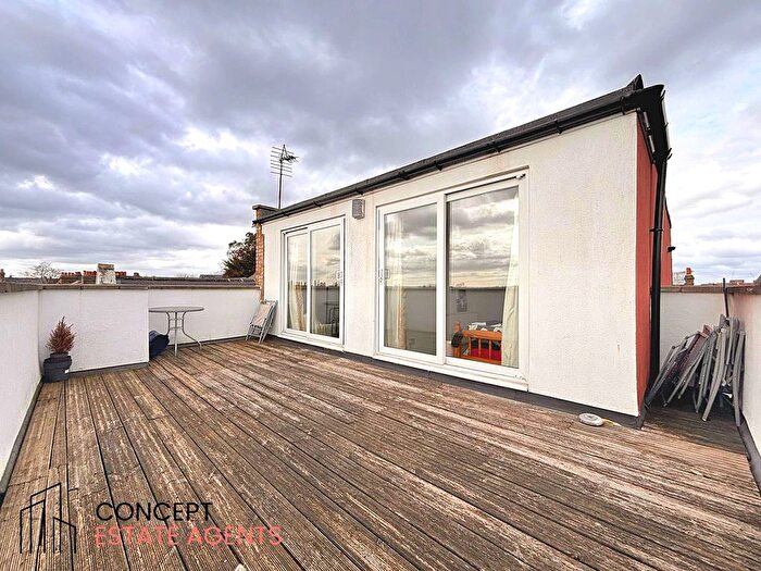 1 Bedroom Flat To Rent In Charlmont Road, Tooting Broadway, SW17