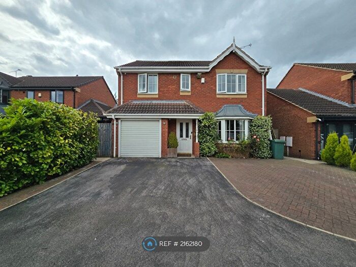4 Bedroom Detached House To Rent In Kensington Gardens, Leeds, LS10