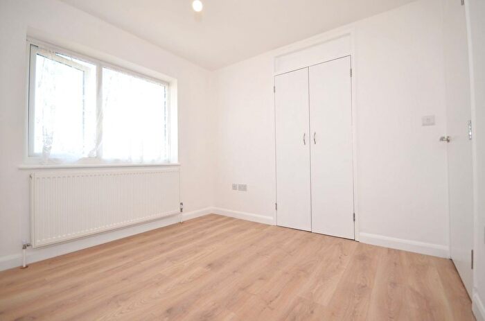 2 Bedroom End Of Terrace House To Rent In Mashie Road, Acton, W3