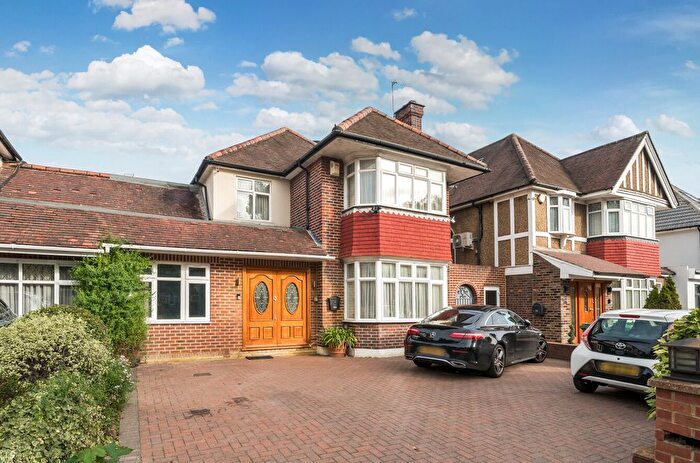 6 Bedroom Link Detached House For Sale In Salmon Street, London, NW9
