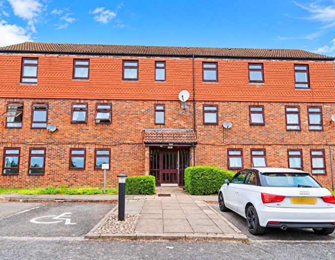 2 Bedroom Flat For Sale In Flat Abbotsbury Heights, Bicknor Close, Canterbury, CT2