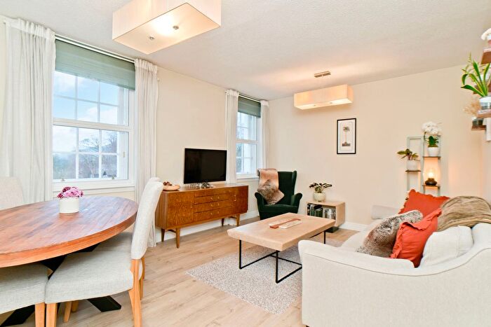 2 Bedroom Flat For Sale In / Margaret Rose Drive, Fairmilehead, Edinburgh, EH10