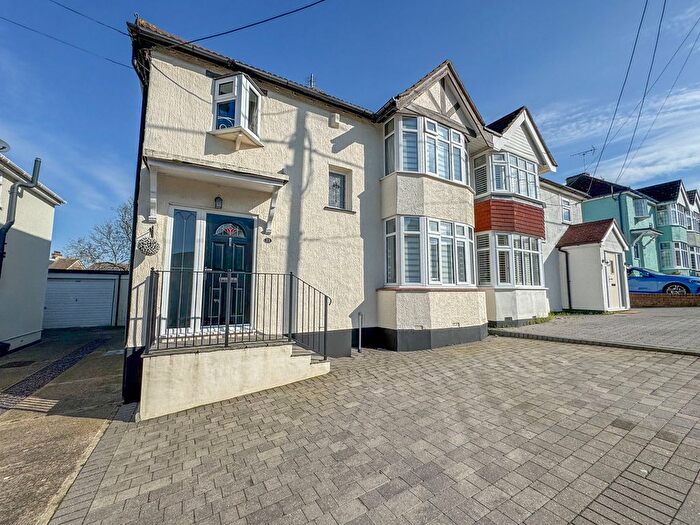 4 Bedroom Semi-Detached House For Sale In Retreat Road, Hockley, SS5