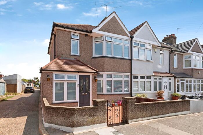 3 Bedroom Semi-Detached House For Sale In Saltash Road, Ilford, IG6