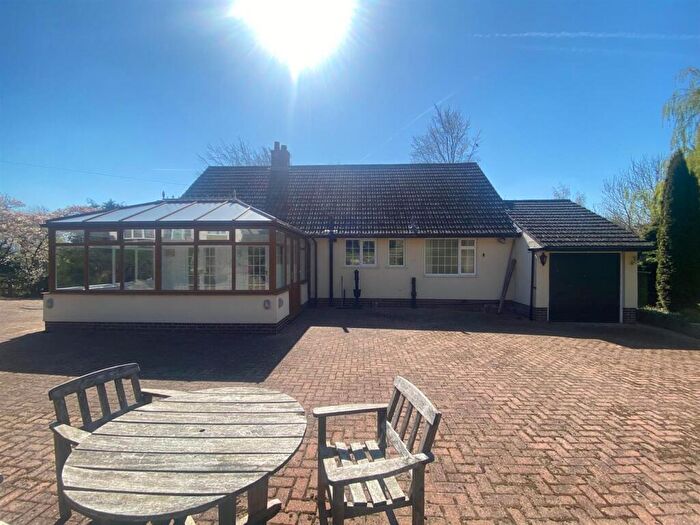 3 Bedroom Detached Bungalow For Sale In Alwen Avenue, Huddersfield, HD2