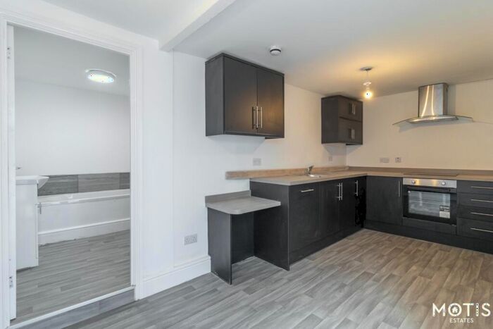 2 Bedroom Flat To Rent In Dover Road, Folkestone, CT20