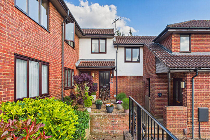 2 Bedroom Maisonette For Sale In Fairhill, Hemel Hempstead, HP3