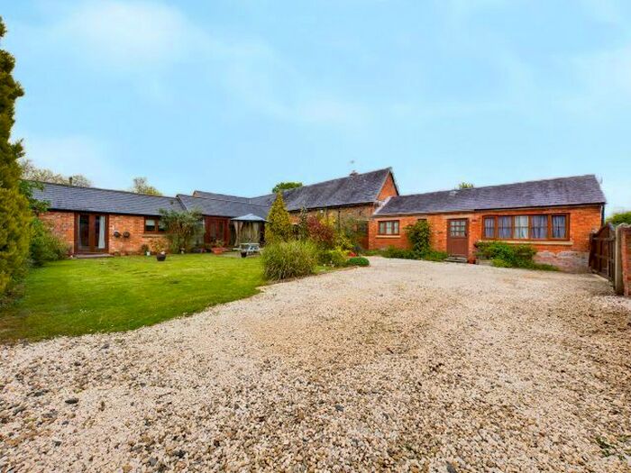 6 Bedroom Barn Conversion For Sale In Banbury Road, Ladbroke, Southam, CV47