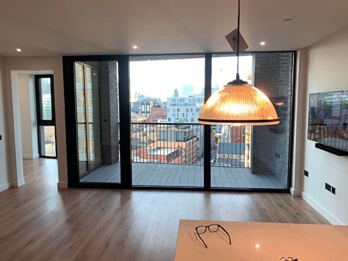 3 Bedroom Flat To Rent In Emery Way, London, E1W