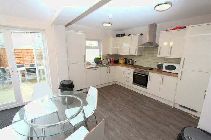 8 Bedroom Detached House To Rent In Gloucester Road, Bristol, BS7