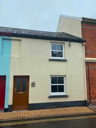 2 Bedroom Cottage To Rent In Tower Street, Northam, Bideford, EX39