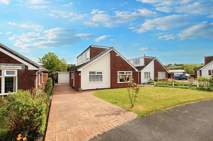 3 Bedroom Detached House For Sale In Derwent Avenue, Milnrow, OL16
