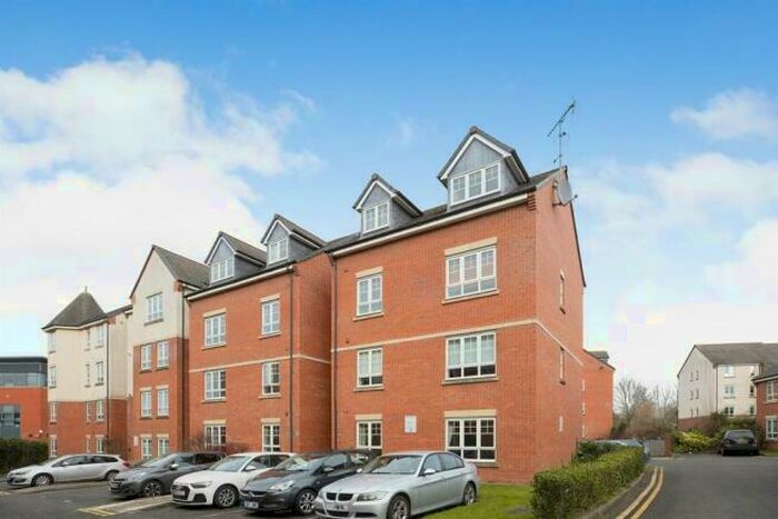 2 Bedroom Apartment To Rent In Wallwin Place, Warwick, CV34