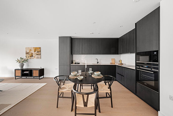 2 Bedroom Apartment For Sale In Belfield Mansions, London, SE17