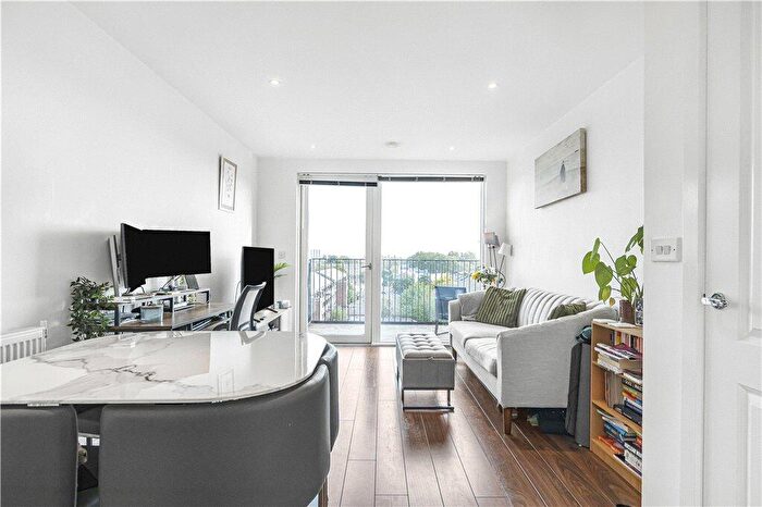 1 Bedroom Apartment For Sale In Atkins Square, Dalston Lane, London, E8