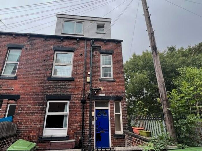 1 Bedroom Flat To Rent In Stanningley Road, Leeds, West Yorkshire, LS12